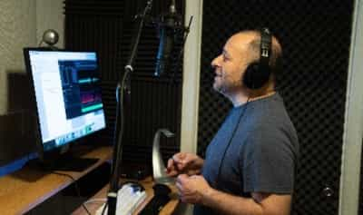 Successful freelance voice-over artist at CUSTOMtronics bringing client stories to life.